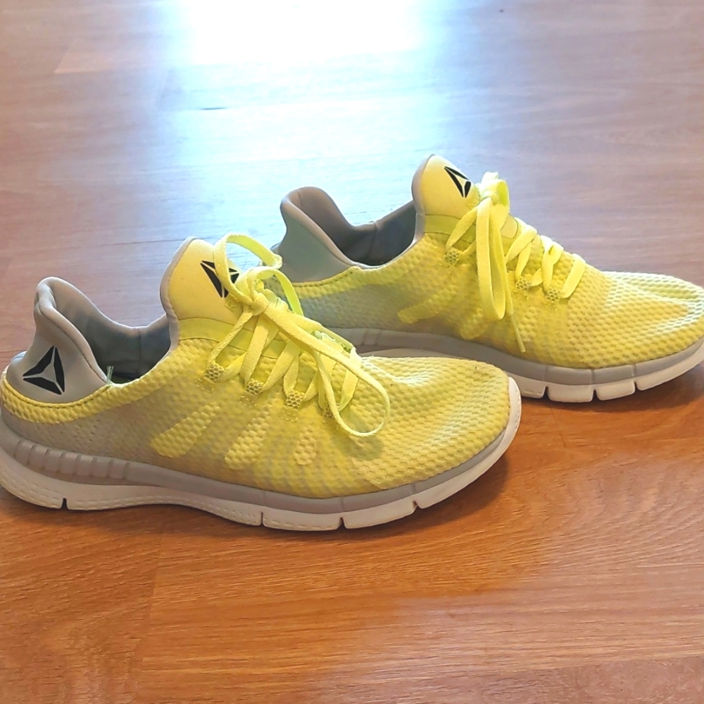 Bright Yellow Size 8 Reebok Zprint Running Shoes